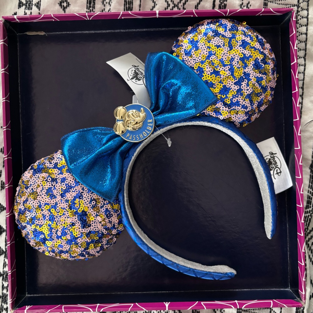Disney Annual Passholder AP Sparkling Blue and Gold Minnie Mickey Ears Headband